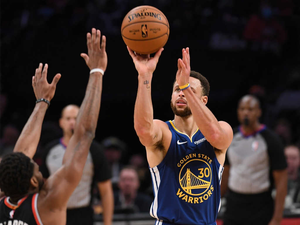 库里低迷施罗德失常 勇士面临背水一战