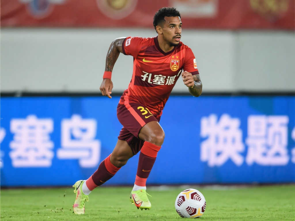 【现场观察】塞鸟状态回暖，国足能否借力起飞？